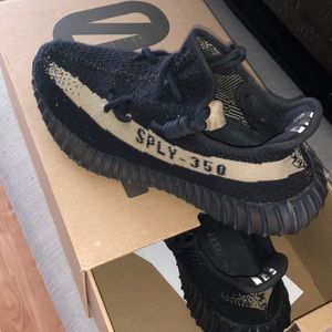 Yeezy boost 350 black